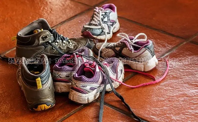 预见未来趋势：2025年度最前沿的男式运动鞋设计与技术革新